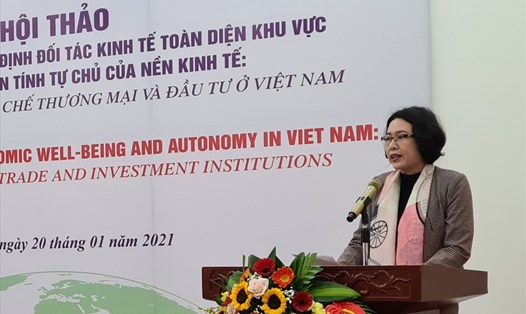 TS Trần Thị Hồng Minh khẳng định: RCEP không chỉ chuyển hướng thương mại mà còn tạo thương mại. Ảnh: Vũ Long