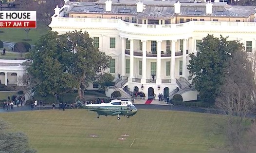 Trực thăng Marine One đưa Tổng thống Donald Trump rời Nhà Trắng. Ảnh chụp màn hình