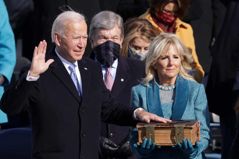 Ông Joe Biden tuyên thệ nhậm chức tổng thống Mỹ thứ 46. Ảnh: AFP.