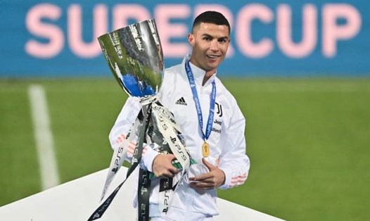 Ronaldo là cầu thủ xuất sắc nhất trận chung kết Siêu cúp Italia. Ảnh: AFP