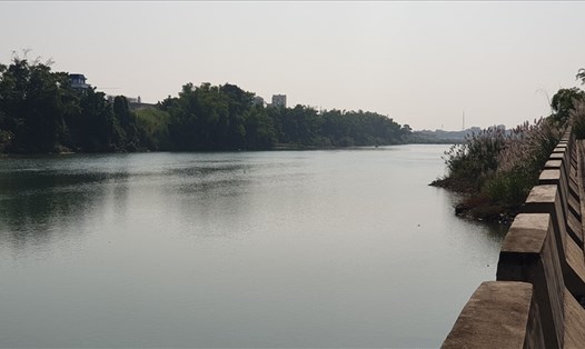 Sông biên giới Móng Cái. Ảnh: Nguyễn Hùng