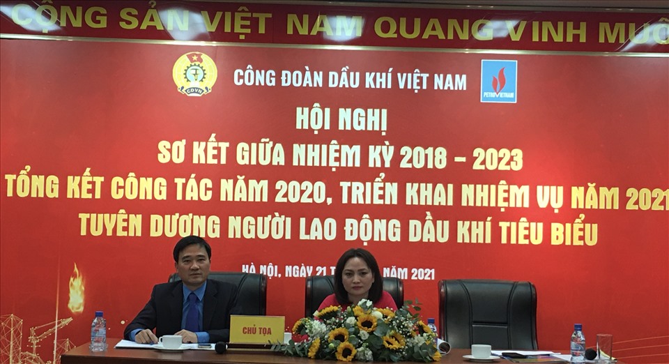 Tại Hội nghị sơ kết giữa nhiệm kỳ, Công đoàn Dầu khí Việt Nam cho biết phấn đấu 100%  công đoàn trực thuộc thực hiện hỗ trợ pháp lý. Ảnh: Hải Anh