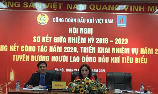 Tại Hội nghị sơ kết giữa nhiệm kỳ, Công đoàn Dầu khí Việt Nam cho biết phấn đấu 100%  công đoàn trực thuộc thực hiện hỗ trợ pháp lý. Ảnh: Hải Anh