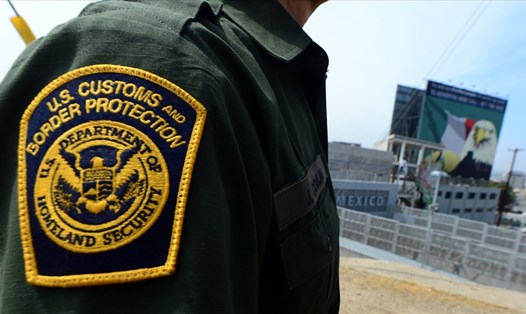 Nhân viên Cơ quan Hải quan và Bảo vệ biên giới Mỹ làm nhiệm vụ ở biên giới Mỹ-Mexico. Ảnh: AFP