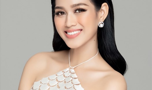 Hoa hậu Đỗ Thị Hà luôn chịu khó thay đổi phong cách mỗi khi xuất hiện. Ảnh: NVCC