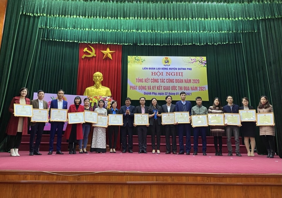Nhiều tập thể, cá nhân thuộc các cấp Công đoàn huyện Quỳnh Phụ, Thái Bình được  biểu dương vì có thành tích xuất sắc. Ảnh: Bá Mạnh