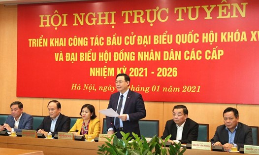 Bí thư Thành ủy Hà Nội Vương Đình Huệ phát biểu tại hội nghị triển khai công tác bầu cử. Ảnh: Viết Thành