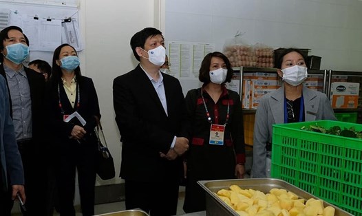 Bộ trưởng Bộ Y tế Nguyễn Thanh Long kiểm tra công tác y tế phục vụ Đại hội Đại biểu toàn quốc lần thứ XIII của Đảng. Ảnh: Trần Minh