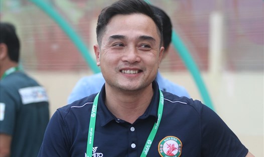 Huấn luyện viên Đức Thắng và Bình Định giành 3 điểm đầu tiên ở V.League 2021. Ảnh: Thanh Vũ
