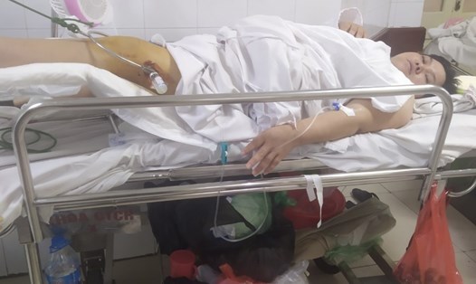 Chị Nguyễn Thị Hậu (SN 1988, ở tỉnh Vĩnh Phúc) vừa trải qua cuộc phẫu thuật lần 1. Ảnh: NVCC
