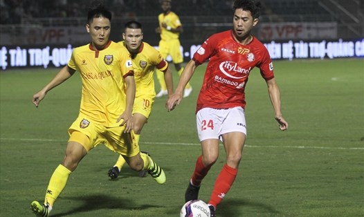Lee Nguyễn có trận đấu đầu tiên trong màu áo câu lạc bộ TP.HCM. Ảnh: Thanh Vũ