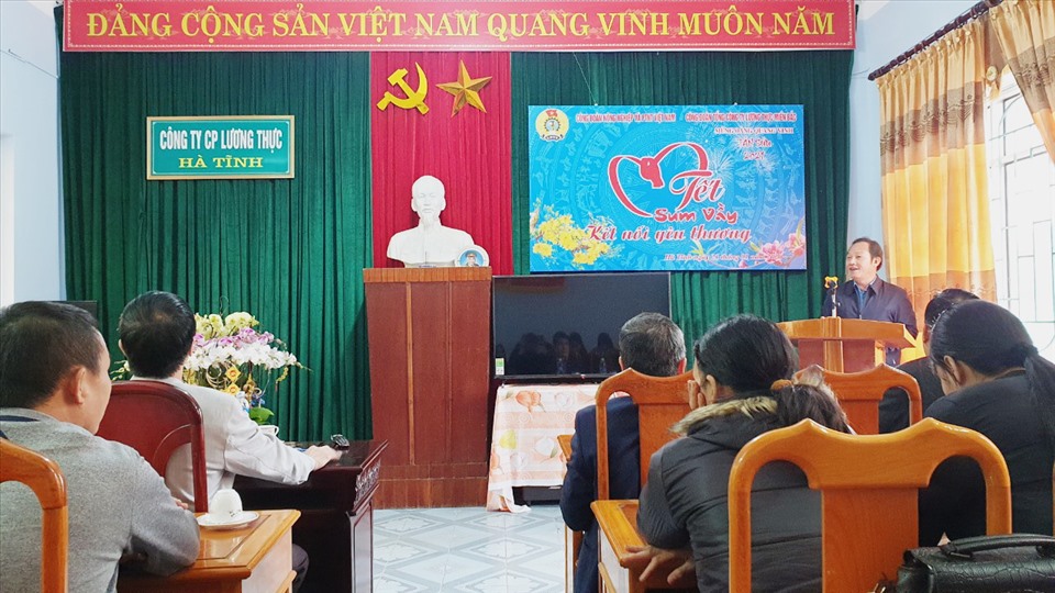 Tết Sum vầy - Kết nối yêu thương do Công đoàn Nông nghiệp và Phát triển Nông thôn Việt Nam và Công đoàn Tổng công ty Lương thực miền Bắc tổ chức. Ảnh: CĐNN