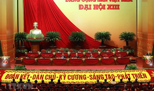Đoàn Chủ tịch phiên họp trù bị Đại hội XIII của Đảng, ngày 25.1. Ảnh: TTXVN