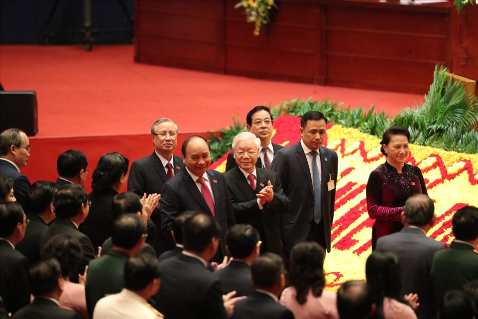 Tổng Bí thư, Chủ tịch Nước Nguyễn Phú Trọng cùng các Ủy viên Bộ Chính trị: Thủ tướng Chính phủ Nguyễn Xuân Phúc, Chủ tịch Quốc hội Nguyễn Thị Kim Ngân, Thường trực 
Ban Bí thư Trần Quốc  Vượng đến dự phiên họp trù bị Đại hội XIII của Đảng sáng 25.1. Ảnh: Hải Nguyễn