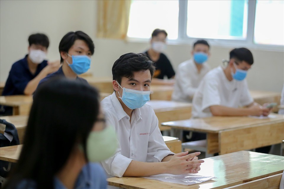 Nội dung thi của các môn trong kỳ thi tốt nghiệp THPT năm 2021 chủ yếu ở lớp 12 . Ảnh: Thanh Chân. Nội dung thi của các môn trong kỳ thi tốt nghiệp THPT năm 2021 chủ yếu ở lớp 12 . Ảnh: Thanh Chân.