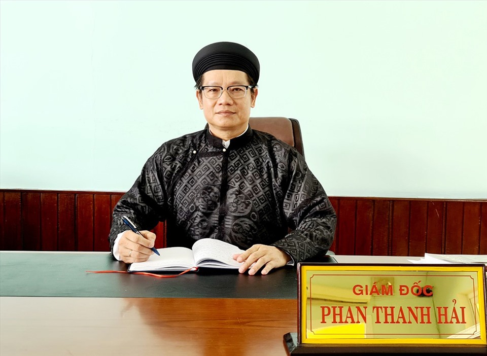 Ông Phan Thanh Hải, Giám đốc sở Văn hóa và Thể thao Thừa Thiên Huế trong trang phục áo ngũ thân.