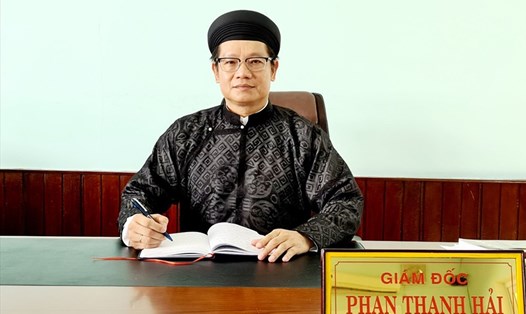 Ông Phan Thanh Hải, Giám đốc sở Văn hóa và Thể thao Thừa Thiên Huế trong trang phục áo ngũ thân.