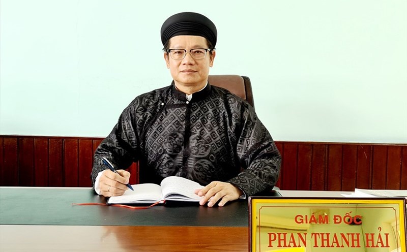 Ông Phan Thanh Hải, Giám đốc sở Văn hóa và Thể thao Thừa Thiên Huế trong trang phục áo ngũ thân.