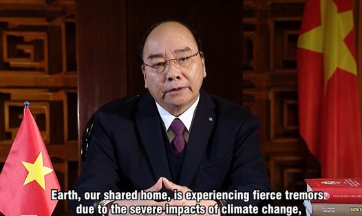 Thủ tướng Nguyễn Xuân Phúc gửi thông điệp tới hội nghị thượng đỉnh về thích ứng với biến đổi khí hậu. Ảnh chụp màn hình từ video do Bộ Ngoại giao cung cấp.