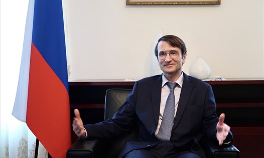 Tham tán - Công sứ Vadim Bublikov. Ảnh: Vân Anh