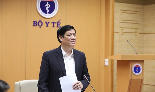 Bộ trưởng Bộ Y tế Nguyễn Thanh Long phát biểu kết luận tại cuộc họp tối 28.1. Ảnh: Quyết Bùi