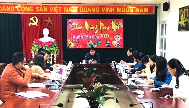 LĐLĐ tỉnh Cao Bằng bàn biện pháp chống dịch COVID-19. Ảnh: Hoàng Lam