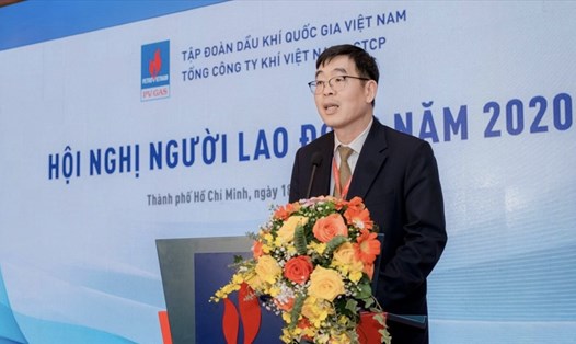 Chủ tịch Công đoàn PV GAS Nguyễn Văn Hùng phát động Thi đua 2021. Ảnh: CĐ DK