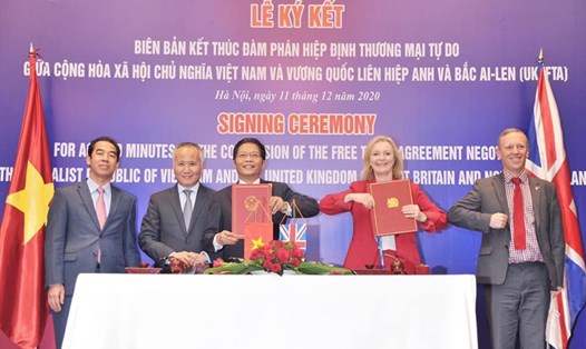 Lễ ký Biên bản kết thúc đàm phán Hiệp định Thương mại tự do Việt Nam - Anh. Nguồn: Bộ Ngoại giao