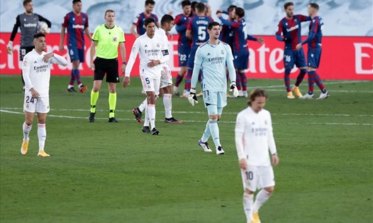 Real Madrid gần như đã giương cờ trắng trong cuộc đua ở La Liga. Ảnh: AFP