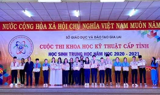 Cuộc thi Khoa học kỹ thuật cấp tỉnh Gia Lai,  cho học sinh trung học năm học 2020-2021. Ảnh: Hồng Thi