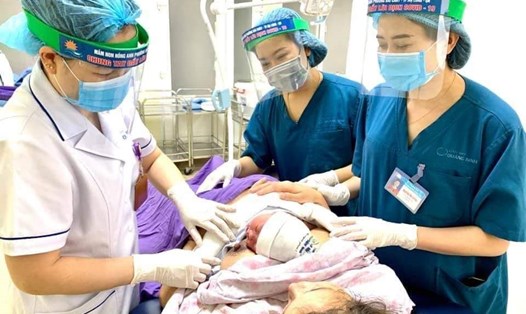 Ca sinh thành công tại khu cách ly COVID-19 ở Quảng Ninh. Ảnh: Bộ Y tế