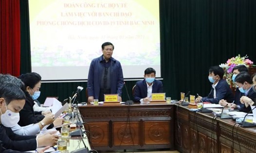 Thứ trưởng Bộ Y tế phát biểu tại buổi làm việc. Ảnh: Cổng thông tin điện tử tỉnh Bắc Ninh.
