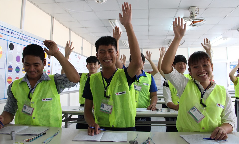 Công ty TNHH Yazaki EDS Việt Nam đã cắt giảm chi phí để có thưởng tết cho NLĐ. Ảnh: Đình Trọng