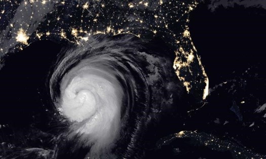 Cơn bão ngoài khơi bờ biển nước Mỹ. Ảnh: NASA