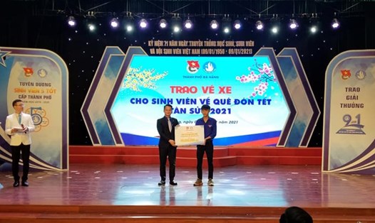 Đà Nẵng tặng 300 vé xe cho sinh viên về quê đón Tết Tân Sửu. Ảnh: TT