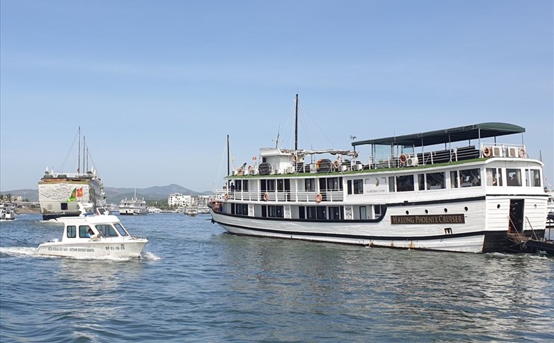 Quảng Ninh sẽ miễn giảm một số điểm tham quan, lưu trú cho khách du lịch. Ảnh: Nguyễn Hùng