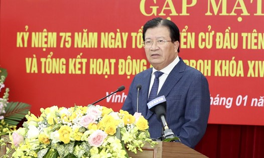 Phó Thủ tướng Trịnh Đình Dũng dự buổi gặp mặt kỷ niệm 75 năm Ngày Tổng tuyển cử đầu tiên bầu Quốc hội Việt Nam tại Vĩnh Phúc. Ảnh VGP/Nhật Bắc