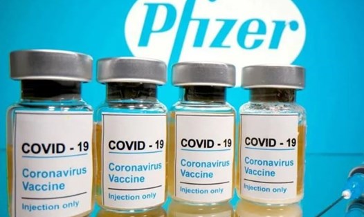 WHO khuyến nghị liều dùng vaccine COVID-19 gồm 2 mũi tiêm, cách nhau từ 21-28 ngày. Ảnh: AFP