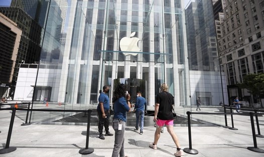 Apple là một nơi làm việc rất hấp dẫn đối với nhiều người. Trong ảnh: Một cửa hàng Apple Store tại thành phố New York, Mỹ. Ảnh minh hoạ. Ảnh: Tân Hoa Xã.