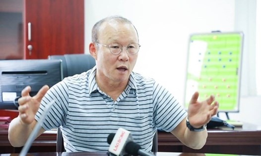 Huấn luyện viên Park Hang-seo đặt ra mục tiêu rất cao cho các cầu thủ đội tuyển Việt Nam cũng như U22 Việt Nam. Ảnh: Văn Thắng.