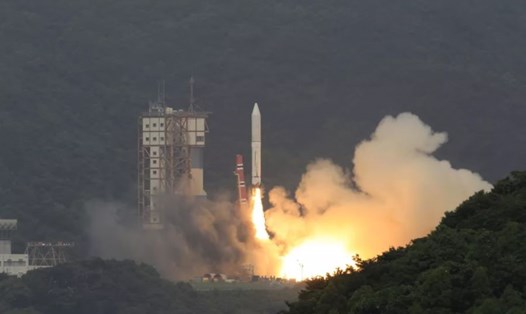 Tên lửa Epsilon của Nhật Bản phóng từ Trung tâm Vũ trụ Uchinoura năm 2013. Ảnh: JAXA