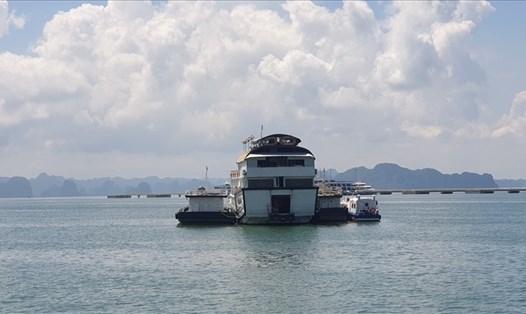 Tàu du lịch vịnh Hạ Long. Ảnh: Nguyễn Hùng