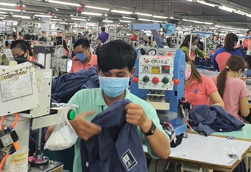 NLĐ có tham gia BHTN sẽ được nhận tiền hỗ trợ thừ Quỹ BHTN theo Nghị quyết 116/NQ-CP của Chính phủ. Ảnh: Đức Long NLĐ có tham gia BHTN sẽ được nhận tiền hỗ trợ thừ Quỹ BHTN theo Nghị quyết 116/NQ-CP của Chính phủ. Ảnh: Đức Long