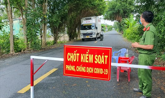 Tỉnh Bạc Liêu, Cà Mau vẫn chưa cho phép vận chuyển hành khách liên tỉnh, kể cả người đã tiêm đủ 2 liều vaccine. Ảnh: Nhật Hồ
