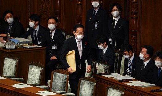 Tân Thủ tướng Nhật Bản Fumio Kishida lần đầu ra chất vấn trước Quốc hội ngày 11.10. Ảnh: AFP