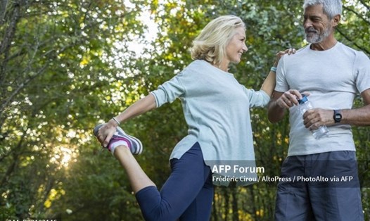 Bạn vẫn có thể giảm cân và có thân hình săn chắc sau tuổi 50 nếu kiên trì tập luyện. Ảnh: AFP