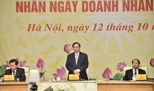 Thủ tướng Chính phủ Phạm Minh Chính phát biểu tại cuộc gặp gỡ nhân ngày Doanh nhân Việt Nam. Ảnh Nhật Bắc