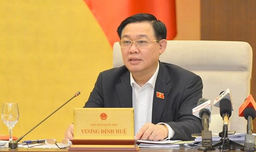 Chủ tịch Quốc hội Vương Đình Huệ phát biểu tại phiên họp. Ảnh: Minh Thành