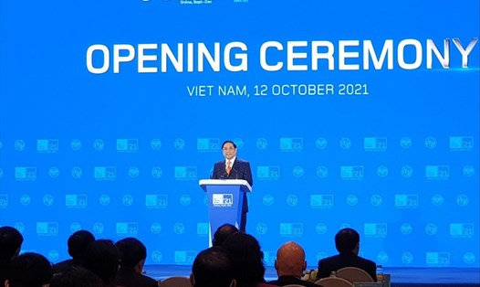 Thủ tướng Chính phủ Phạm Minh Chính phát biểu tại buổi lễ khai mạc hội nghị và triển lãm thế giới số 2021 Việt Nam tối 12.10. Ảnh: Trần Tuấn.