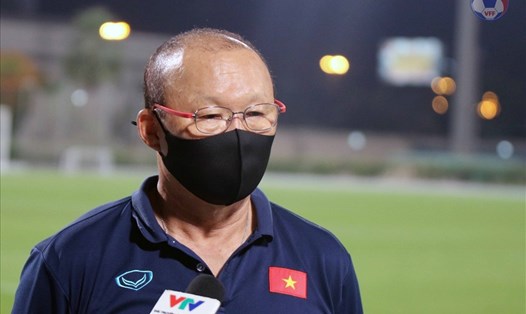 Huấn luyện viên Park Hang-seo không về nước cùng tuyển Việt Nam. Ảnh: VFF